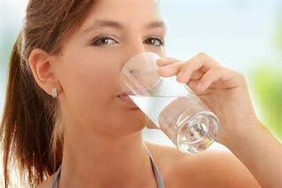 picie wody na diecie dla leniwych